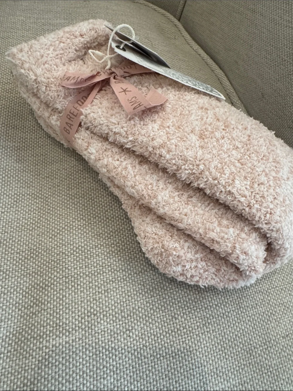 Barefoot Dreams Plush Lounge Socks - Light Blush. New with tags